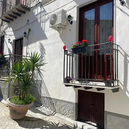 Rose Rosse - Sicily House Apartament
